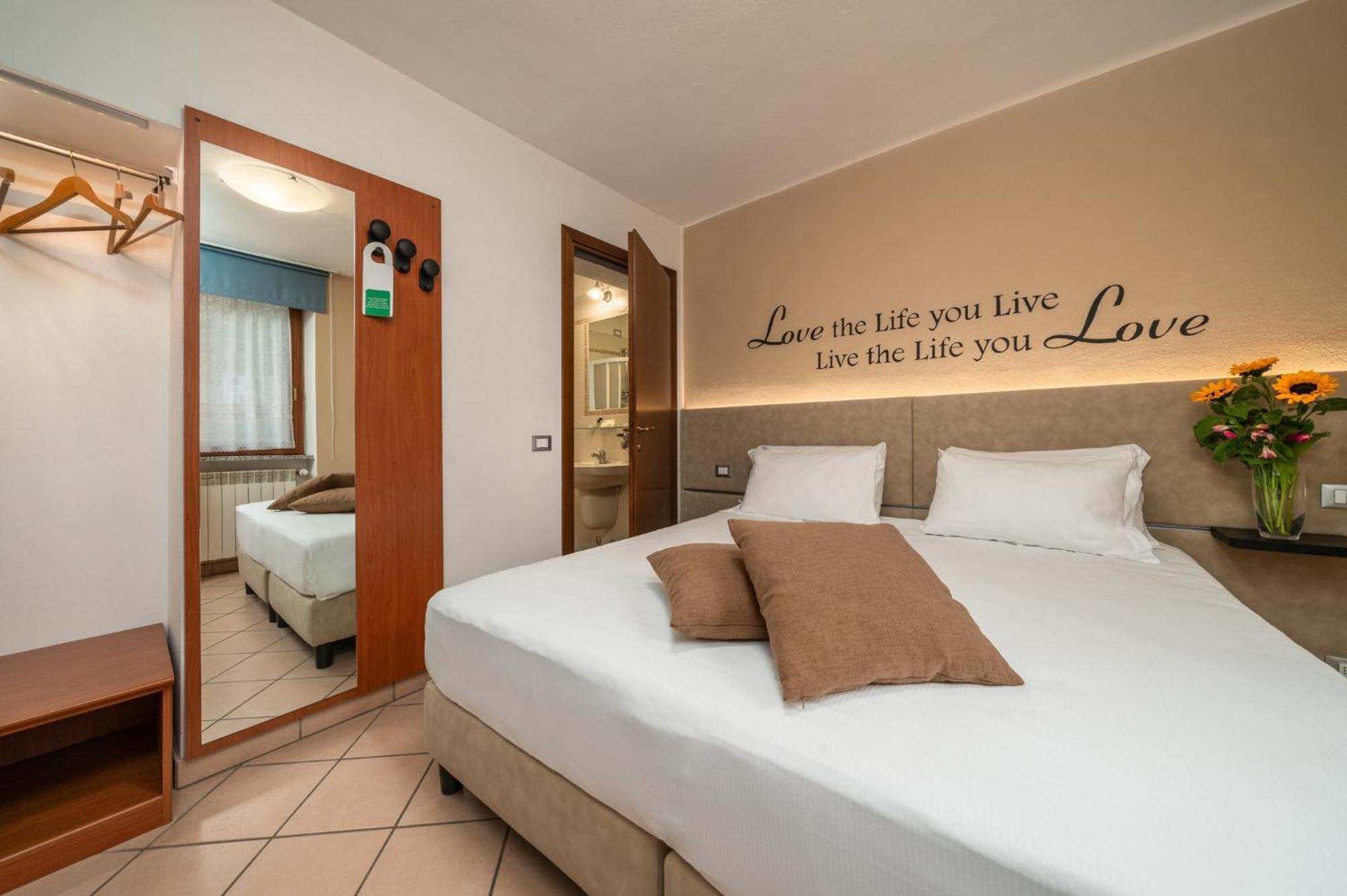 Hotel Oasi Verde Bienno Экстерьер фото