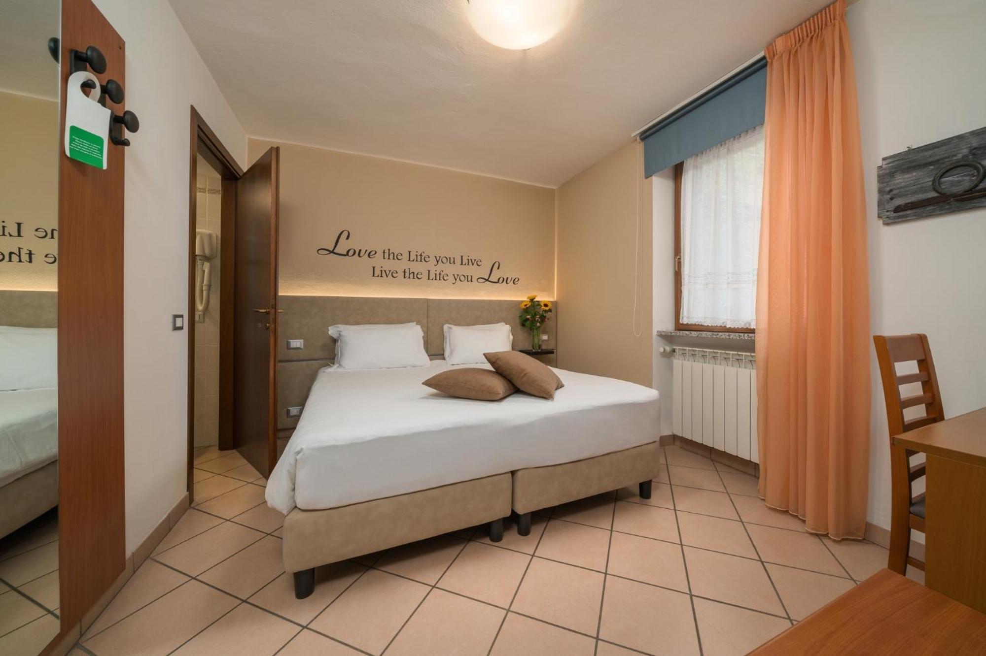 Hotel Oasi Verde Bienno Экстерьер фото