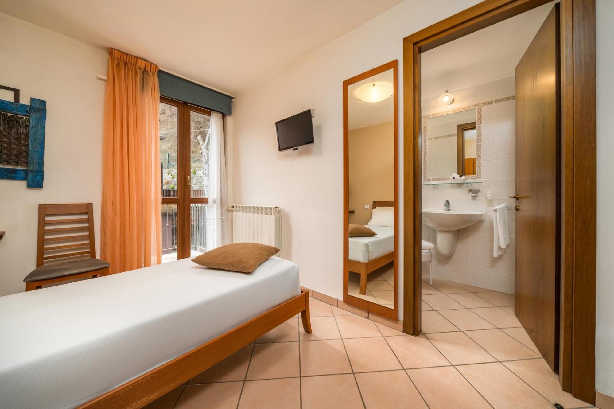 Hotel Oasi Verde Bienno Экстерьер фото