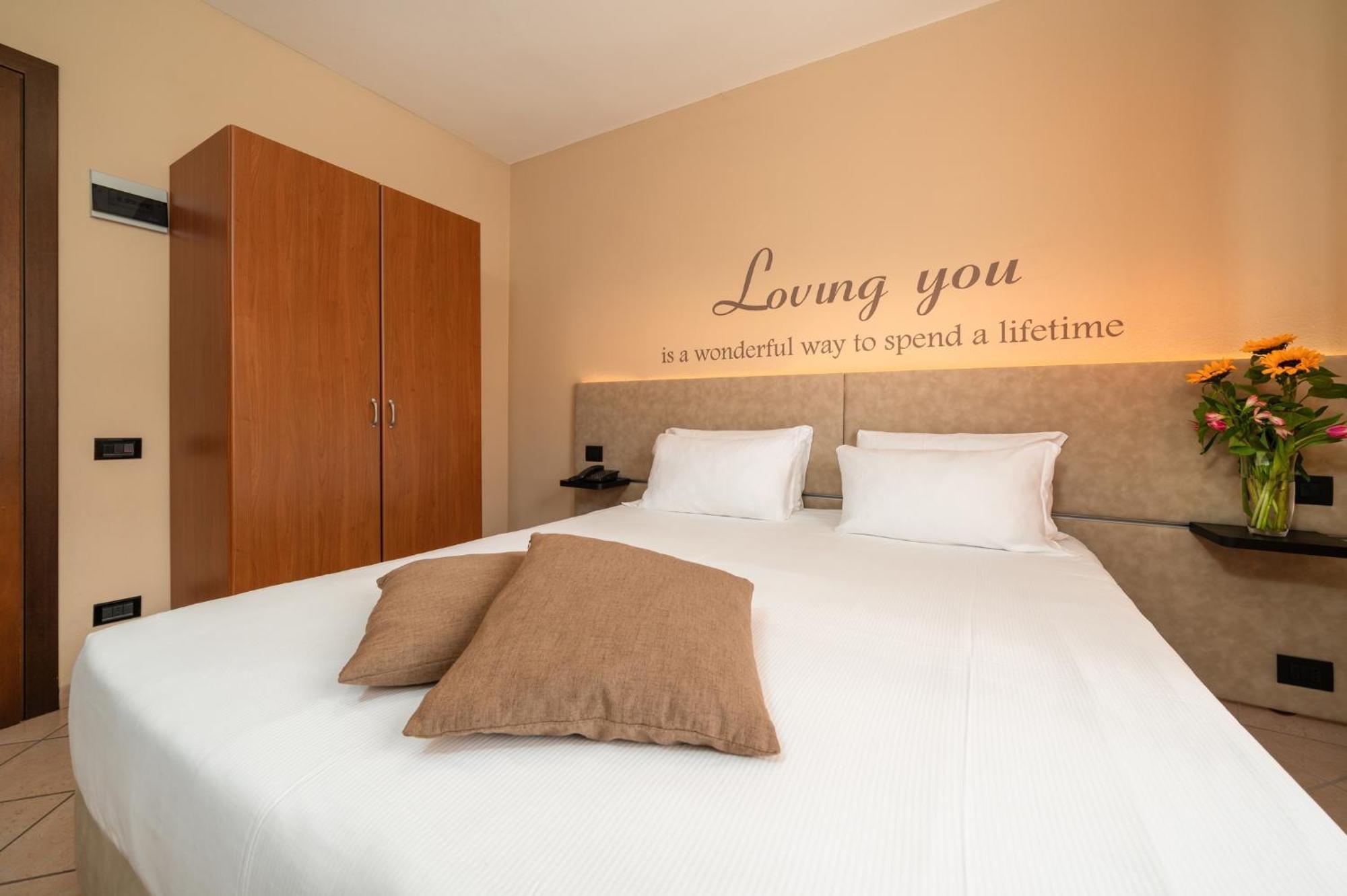 Hotel Oasi Verde Bienno Экстерьер фото