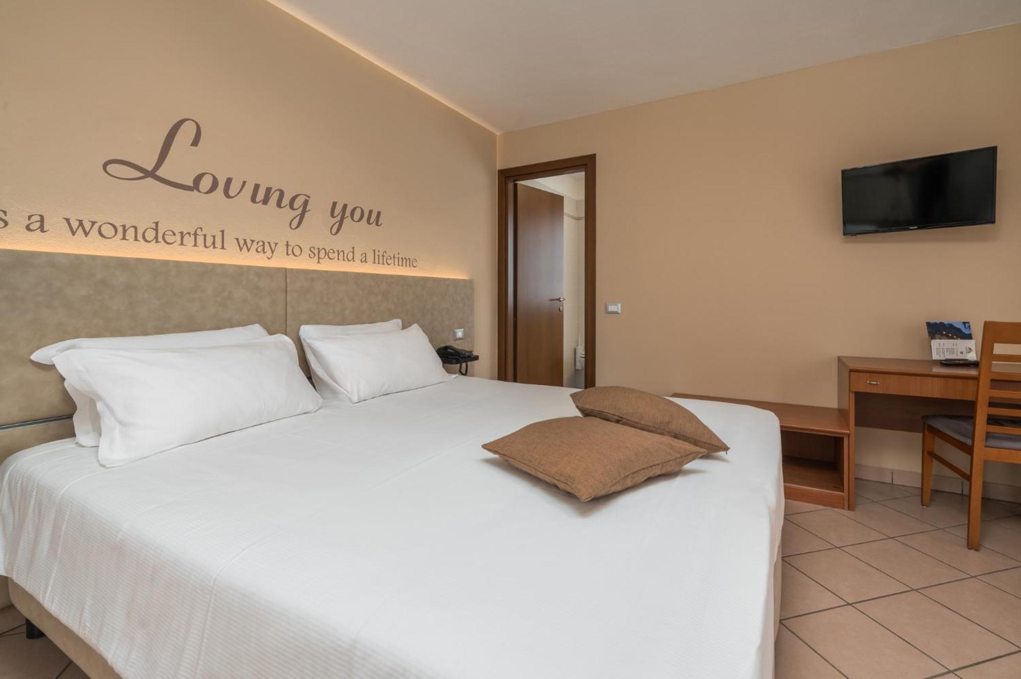 Hotel Oasi Verde Bienno Экстерьер фото